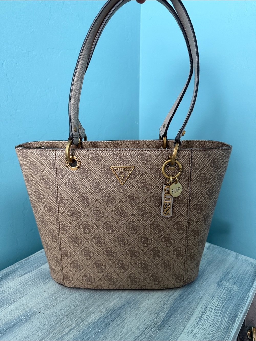 NWOT GUESS Brown Logo Noelle Small Elite Tote Bag